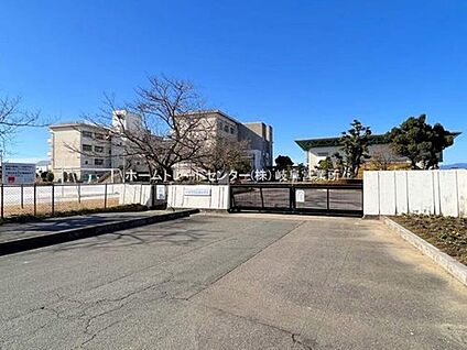 一宮市立大徳小学校 940m (徒歩12分)