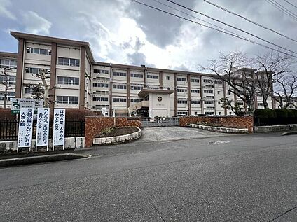 一宮市立浅井中小学校 1400ｍ(徒歩18分)