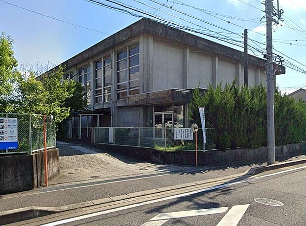 各務原市立中央小学校(約750m)