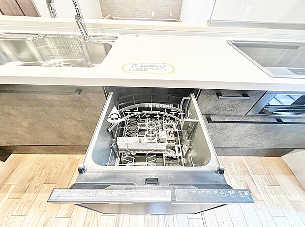 【食器洗い乾燥機】食器洗い乾燥機です。家事の時短に繋がります。※写真は同一タイプ、同一仕様。