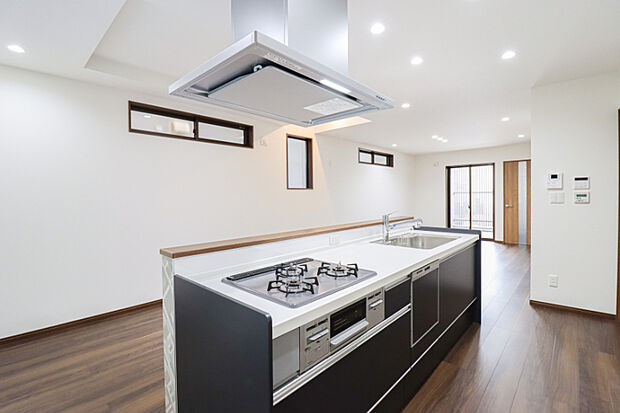 ■ドリームタウンシリーズ施工例■
お電話でご予約頂けましたら、お仕事終わりの遅い時間などお客様のご都合に合わせてご対応させて頂きます。(写真は施工例です。)