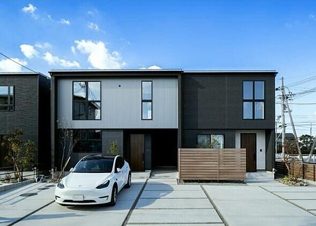 太陽光＋家賃収入で「暮らしに新しい選択肢」をご提案！1棟2戸(居住用物件＋投資物件)　撮影月：2025年1月
