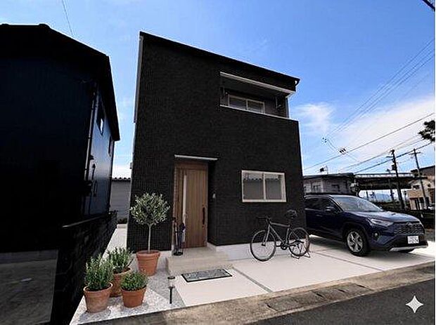 4台駐車できるゆとりのカースペース。間取りは3LDKと、プライベートスペースをしっかり確保しつつ、楽しい家族団らんもできる住まいです♪※画像はイメージです。