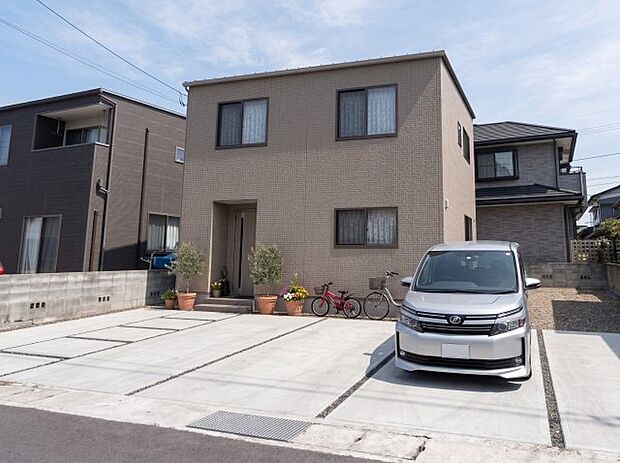 間取りは4LDKとプライベートスペースを確保しつつ、家族団らんもできる住まいです♪※完成予想図