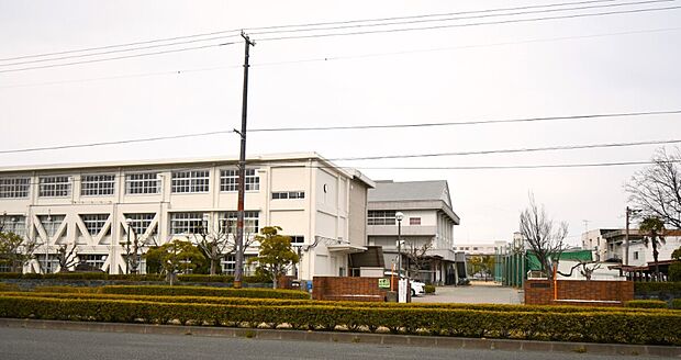 城東中学校(約950m)