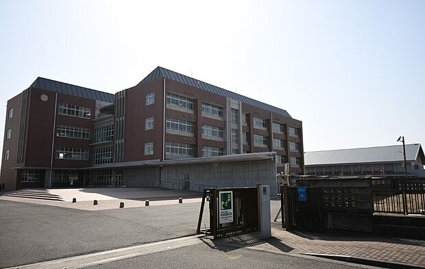 北島中学校(約650m)