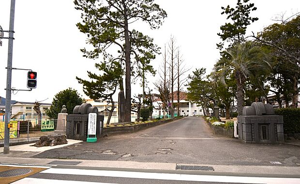 千松小学校（約1,200m）