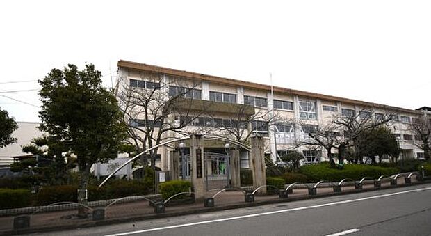 助任小学校