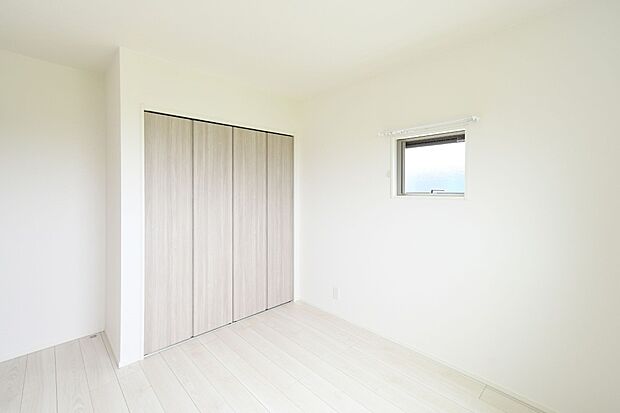 【洋室】2階は3室確保!子ども部屋もしっかり取れます。書斎にすることで自分だけの空間を演出できます※施工事例