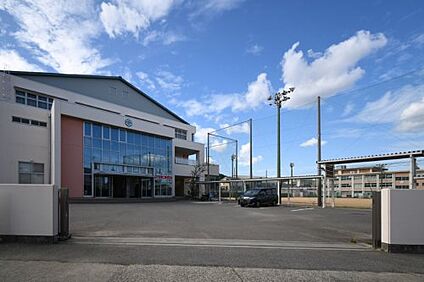 徳島市立津田中学校 徒歩620m