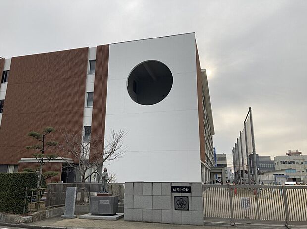 丸亀市立城西小学校(約1,000m)