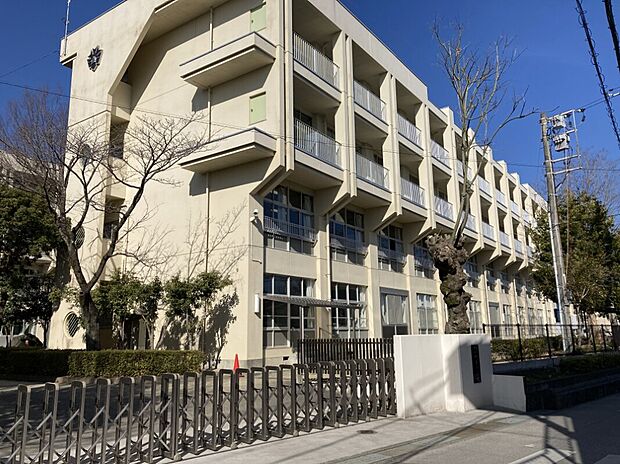 高知市立旭東小学校(約400m)