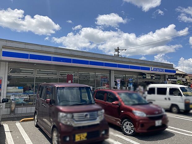 ローソン伊野枝川駅前店(約694m)