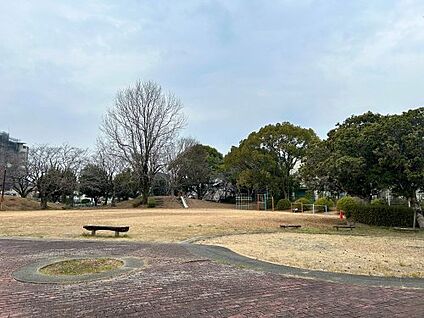 丸池公園 徒歩720m
