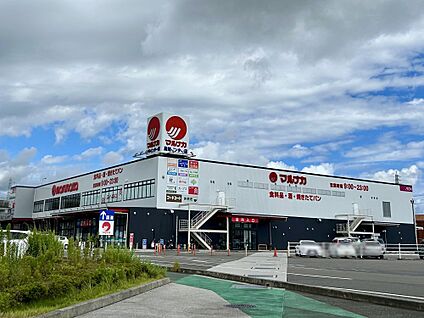 マルナ カ 高知インター店 徒歩654m