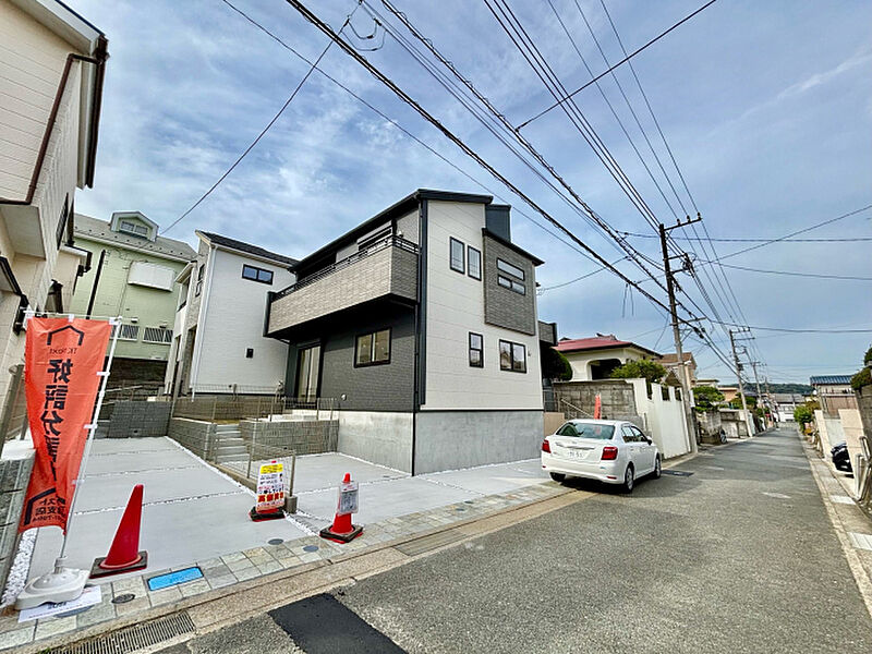 外観写真　建物完成致しました！異なる2棟のこだわりのプランニングを是非現地にてご体感ください♪