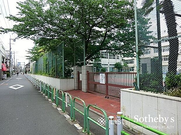 大田区立入新井第四小学校（約420m）