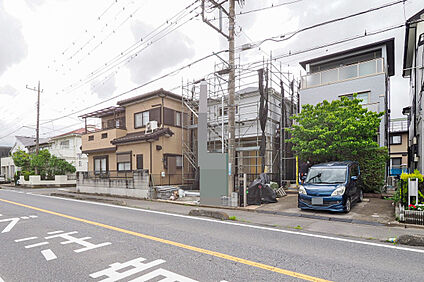 前面道路を含む現地外観