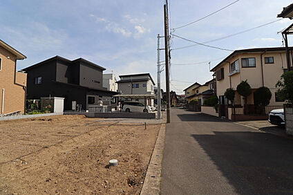 前面道路含む現地（造成後）