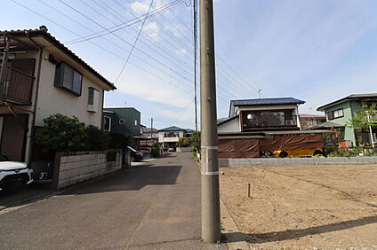 前面道路含む現地（造成後）