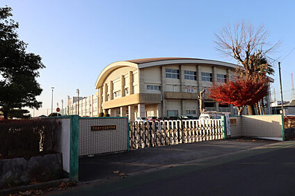 雀宮中学校 431m