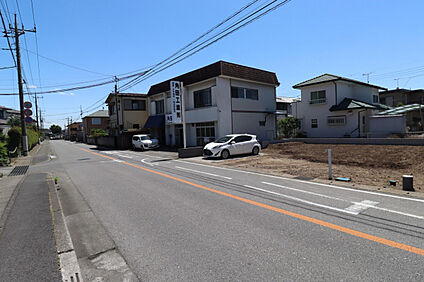 前面道路含む現地（造成後）