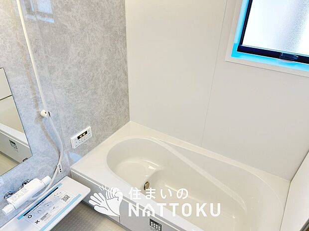 現地写真(浴室)
浴室暖房乾燥機付き。1坪タイプで広々です。