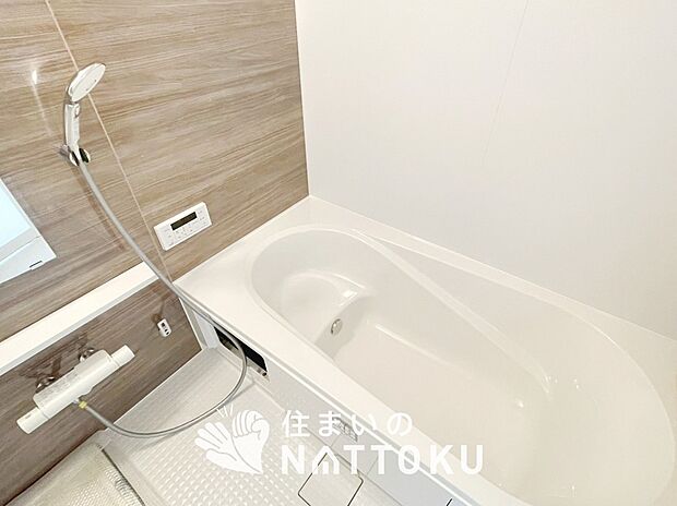 現地写真(浴室)
浴室暖房乾燥機付き。1坪タイプで広々です。