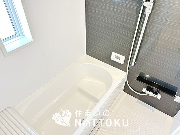 現地写真(浴室)
浴室暖房乾燥機付き。1坪タイプで広々です。