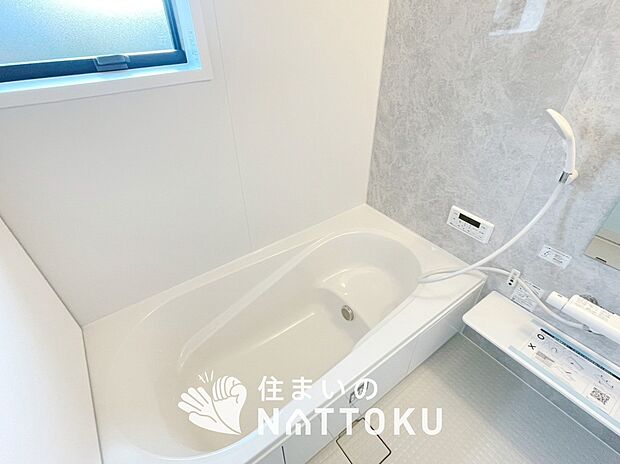 現地写真（浴室）
浴室暖房乾燥機付き。１坪タイプで広々です。