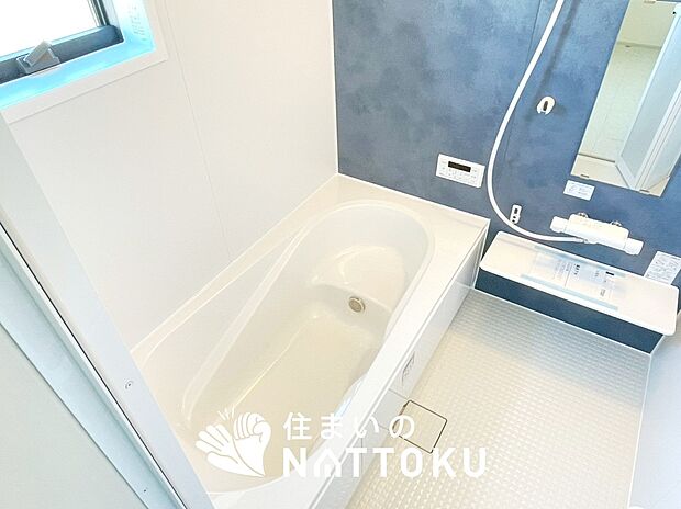 現地写真（浴室）
浴室暖房乾燥機付き。１坪タイプで広々です。