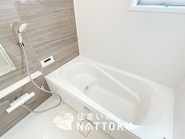 現地写真(浴室)
浴室暖房乾燥機付き。1坪タイプで広々です。