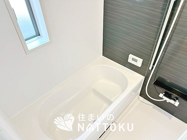 現地写真(浴室)
浴室暖房乾燥機付き。1坪タイプで広々です。