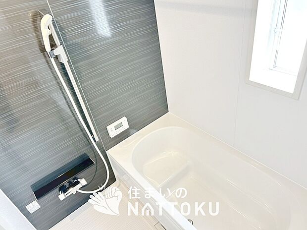 現地写真(浴室)
浴室暖房乾燥機付き。1坪タイプで広々です。