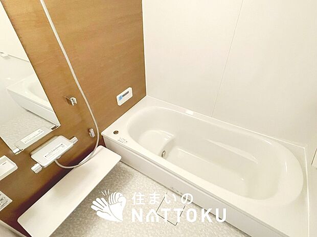 現地写真（浴室）
浴室暖房乾燥機付き。１坪タイプで広々です。