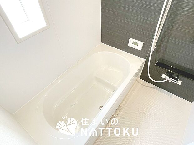 現地写真(浴室)
浴室暖房乾燥機付き。1坪タイプで広々です。