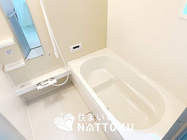 現地写真（浴室）
浴室暖房乾燥機付き。１坪タイプで広々です。