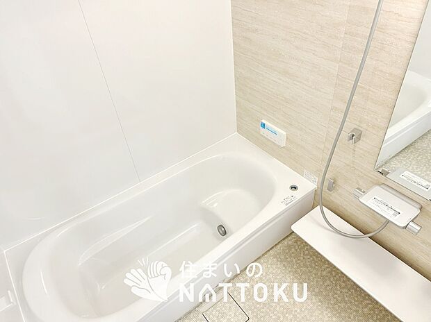 現地写真(浴室)
浴室暖房乾燥機付き。1坪タイプで広々です。