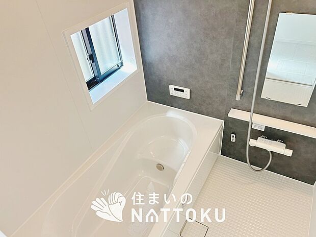 現地写真(浴室)
浴室暖房乾燥機付き。1坪タイプで広々です。