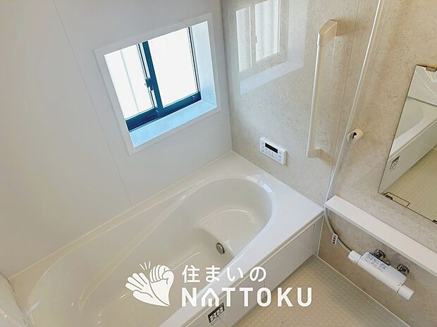 現地写真(浴室)
浴室暖房乾燥機付き。1坪タイプで広々です。