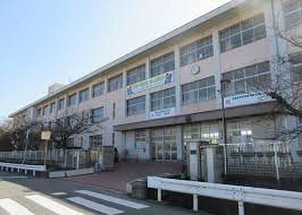 姫路市立網干中学校（約830m）
