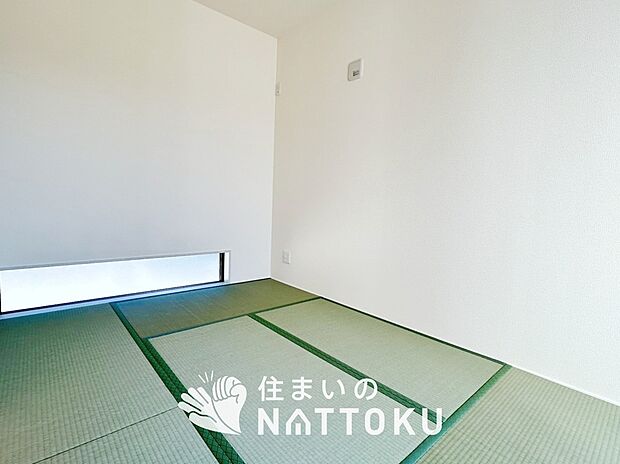 【現地写真(和室)】大壁仕様の新和室。くつろぎの空間です。