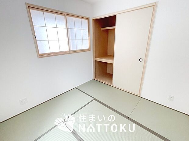 【現地写真（和室）】大壁仕様の新和室。くつろぎの空間です。