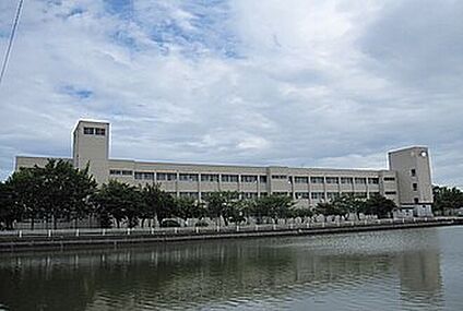 播磨町立蓮池小学校 700ｍ(徒歩9分)