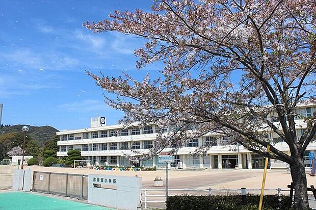 加東市立滝野東小学校（約980m）