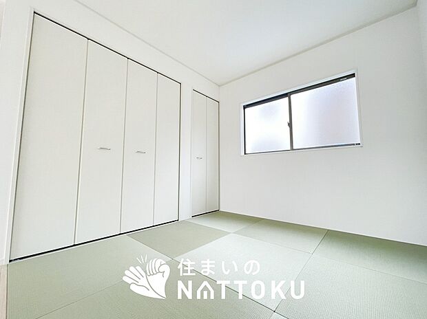 【現地写真(和室)】大壁仕様の新和室。くつろぎの空間です。