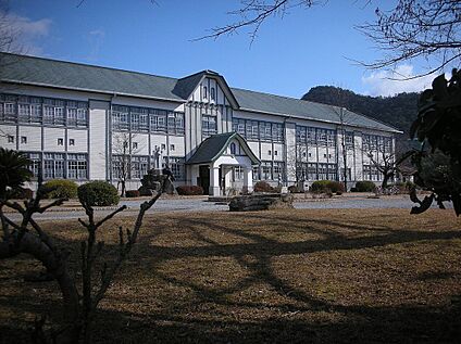 西脇市立西脇小学校 1400ｍ(徒歩18分)