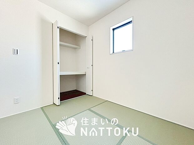 【現地写真（和室）】大壁仕様の新和室。くつろぎの空間です。