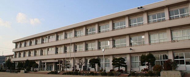 太子町立龍田小学校（約1,600m）