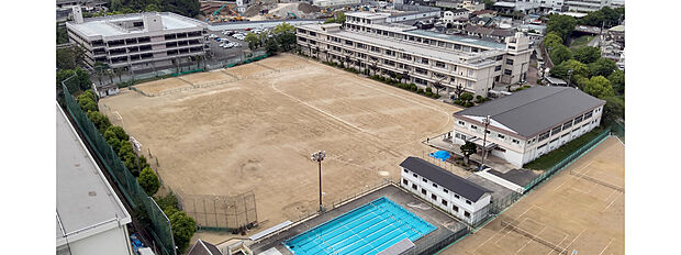 姫路市立山陽中学校(約2,400m)
